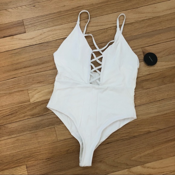NWT Lulu’s Myrtle Beach White One Piece Swimsuit - Picture 5 of 7